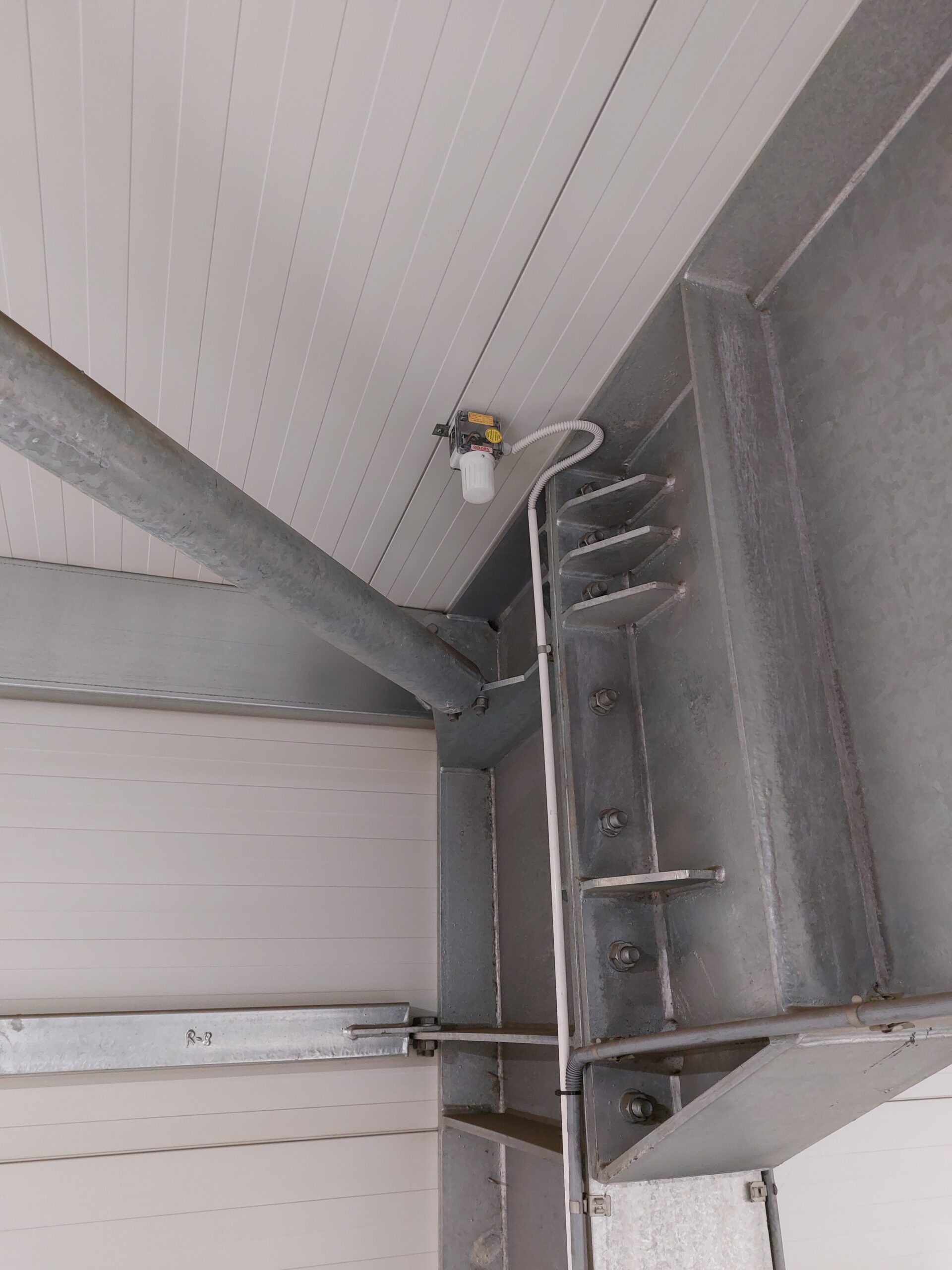 Instalacja i kalibracja systemu detekcji gazu na hali i w kotłowni